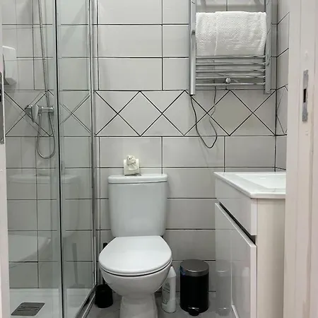 Apartment 1 Bed-flat 150 Metros From *
