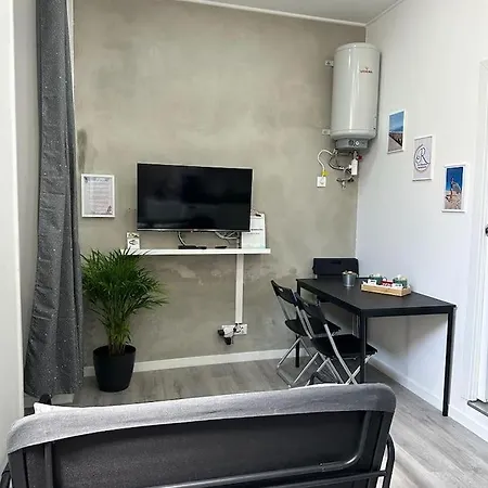 1 Bed-flat 150 Metros From Apartment *
